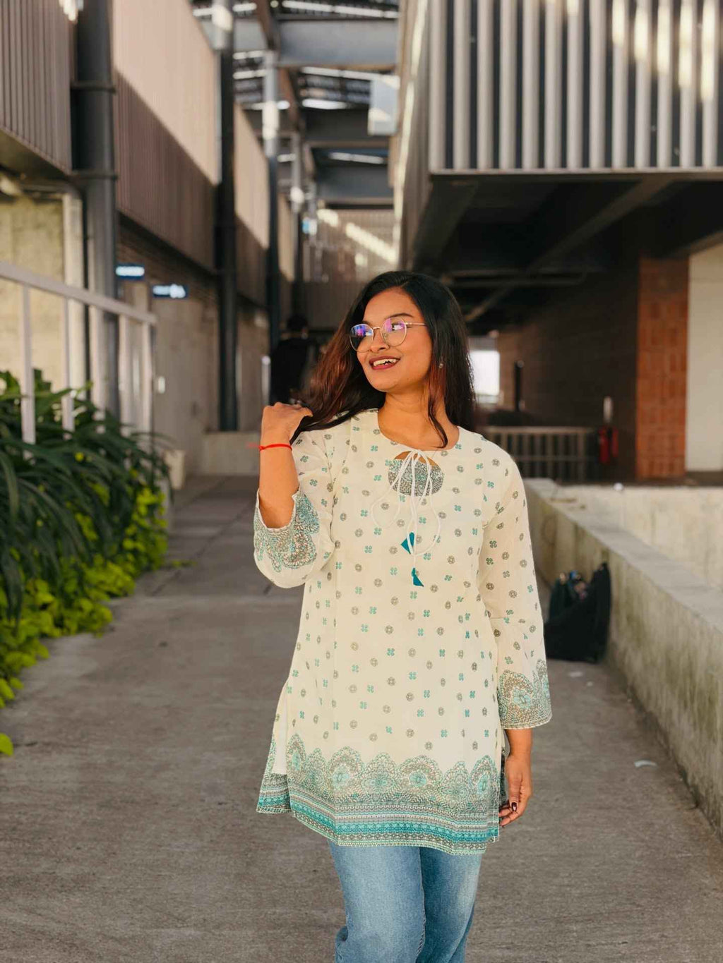 Tiya Kurti